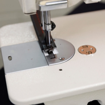 Máquina de Costura Transporte Triplo Direct Drive 1 Agulha Bracob BC0628AT