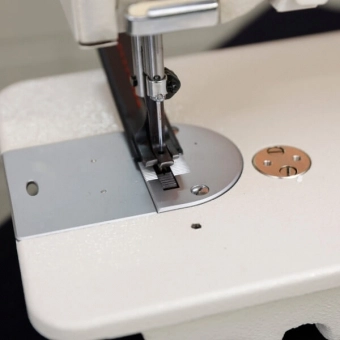 Máquina de Costura Transporte Triplo Direct Drive 1 Agulha Bracob BC0628AT